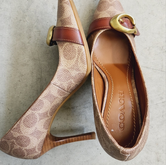 Sandles - Picture 6 of 8